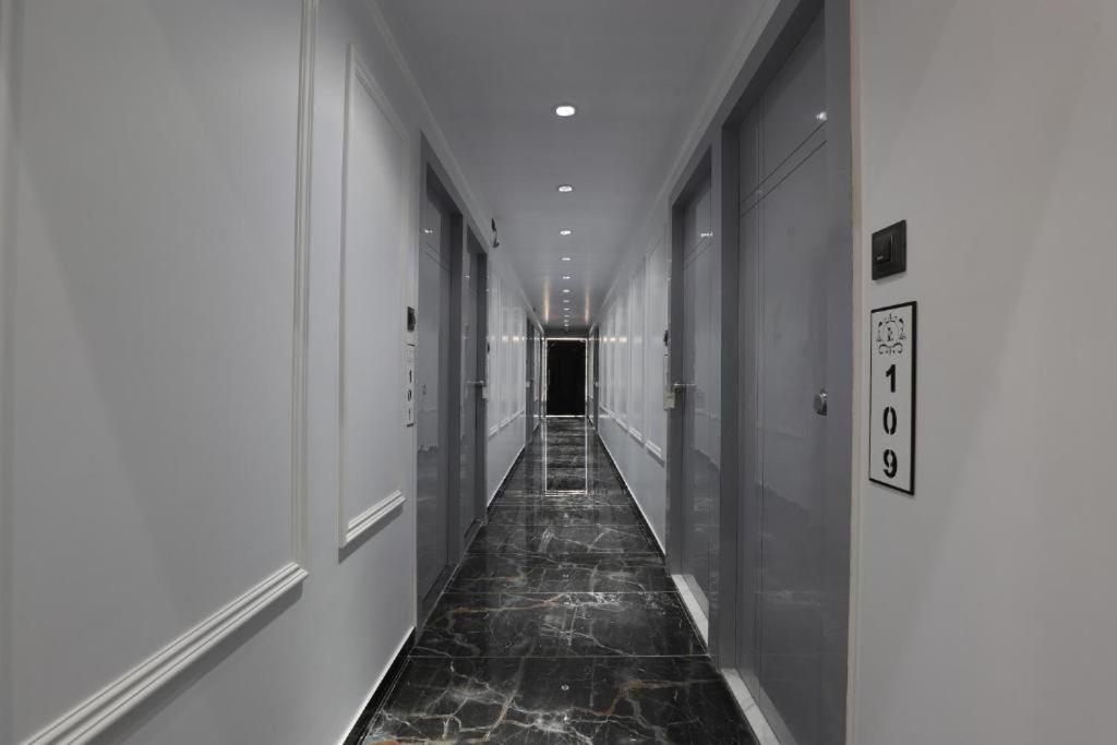 Hotel The Lowell スーラト エクステリア 写真