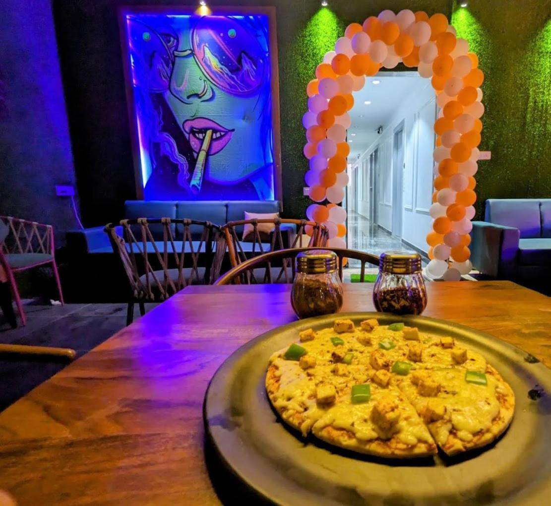 Hotel The Lowell スーラト エクステリア 写真